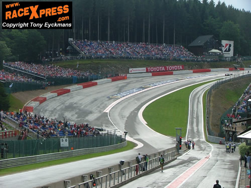 Eau Rouge op het Belgische circuit van Spa-Francorchamps